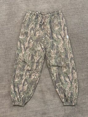 Darc Sport Camouflage Leaf-Print Joggers in Olive and Tan